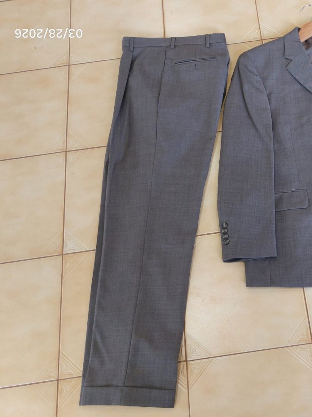Axcess Men's Suit - Picture 3 of 3